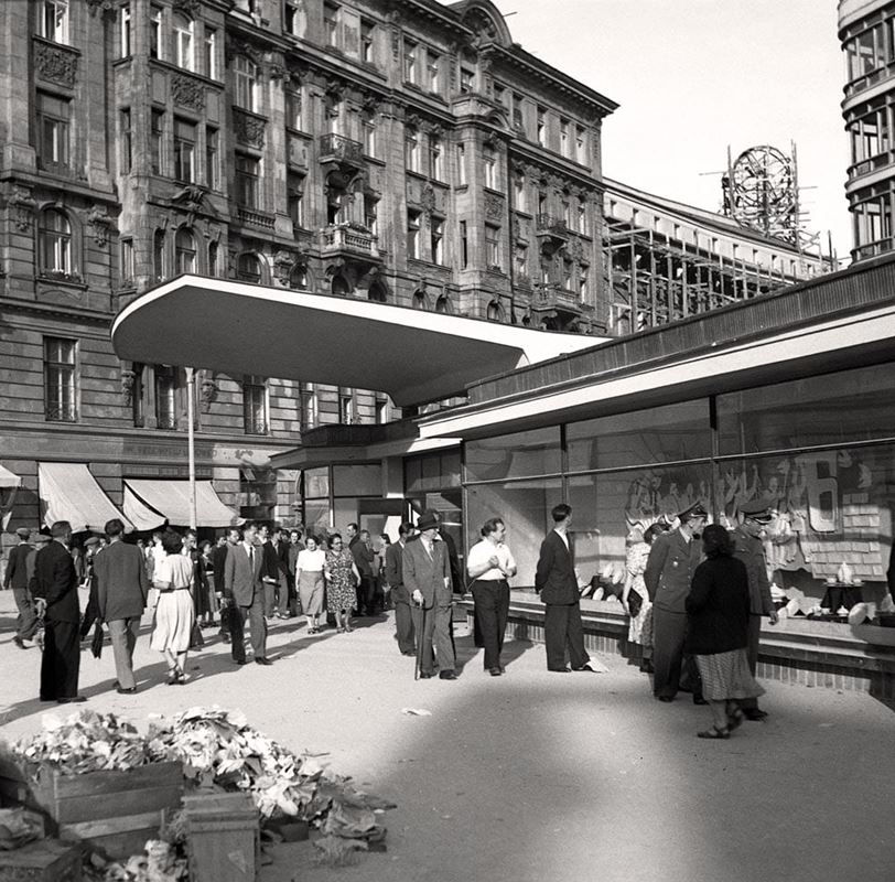 Sezam przy  ul. Brackiej  Warszawa, 1951